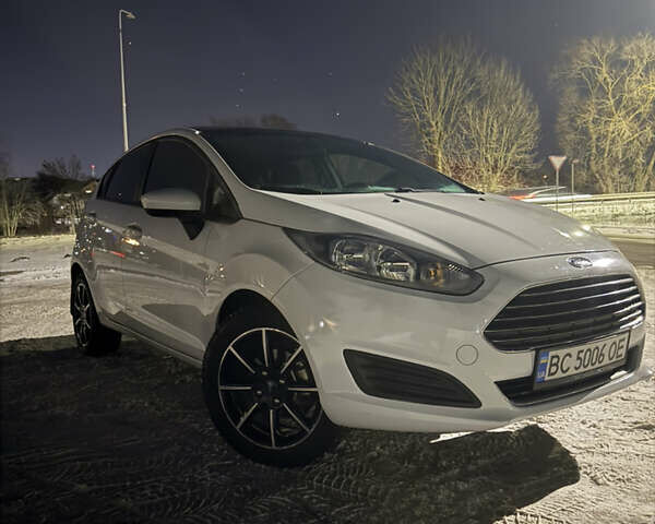 Белый Форд Фиеста, объемом двигателя 1.6 л и пробегом 70 тыс. км за 9000 $, фото 1 на Automoto.ua