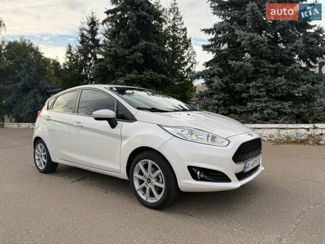 Белый Форд Фиеста, объемом двигателя 1.6 л и пробегом 74 тыс. км за 10000 $, фото 1 на Automoto.ua