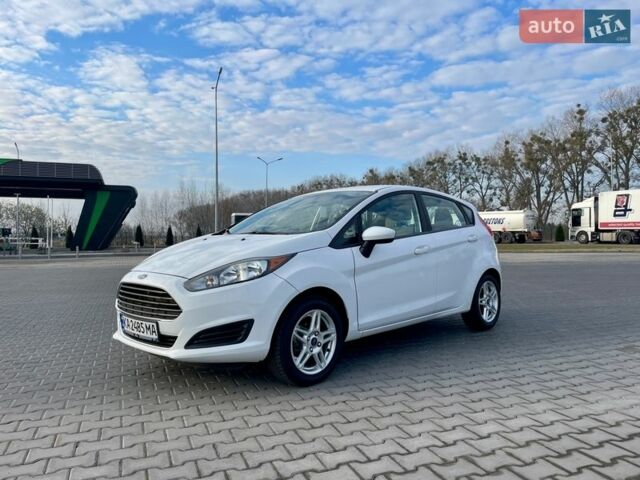 Белый Форд Фиеста, объемом двигателя 1.6 л и пробегом 82 тыс. км за 9800 $, фото 1 на Automoto.ua
