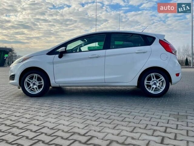 Белый Форд Фиеста, объемом двигателя 1.6 л и пробегом 65 тыс. км за 10500 $, фото 1 на Automoto.ua