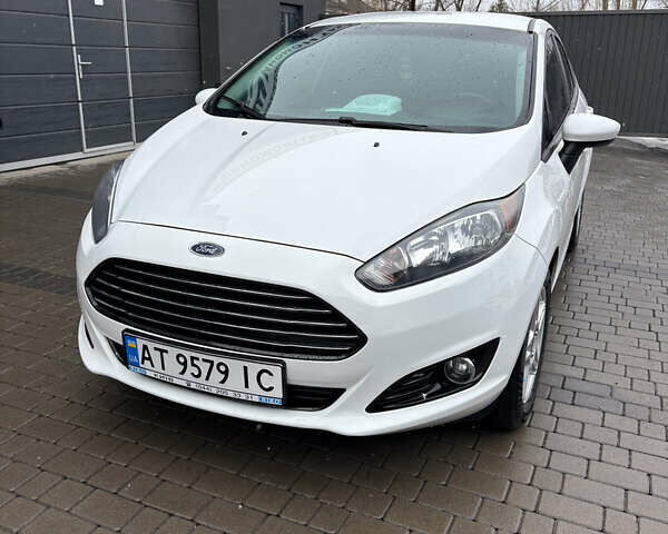 Білий Форд Фієста, об'ємом двигуна 1.6 л та пробігом 128 тис. км за 8900 $, фото 1 на Automoto.ua