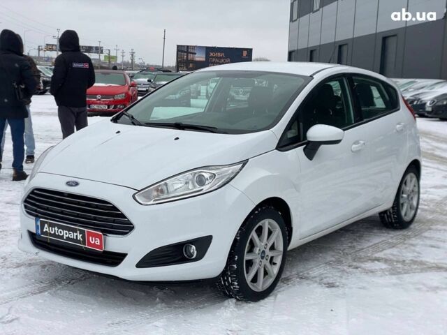 Білий Форд Фієста, об'ємом двигуна 1.6 л та пробігом 66 тис. км за 9790 $, фото 1 на Automoto.ua