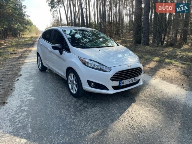 Белый Форд Фиеста, объемом двигателя 1.6 л и пробегом 132 тыс. км за 8850 $, фото 1 на Automoto.ua