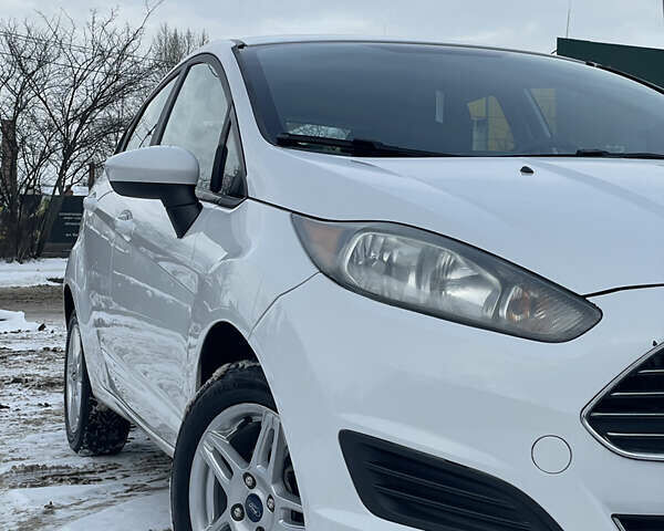 Белый Форд Фиеста, объемом двигателя 1.6 л и пробегом 81 тыс. км за 11200 $, фото 1 на Automoto.ua