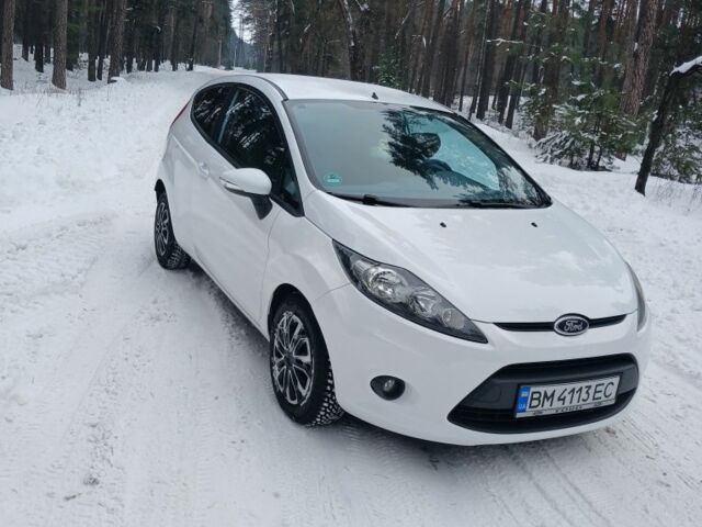 Белый Форд Фиеста, объемом двигателя 1.25 л и пробегом 160 тыс. км за 4687 $, фото 1 на Automoto.ua