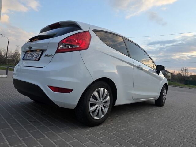 Білий Форд Фієста, об'ємом двигуна 1.4 л та пробігом 254 тис. км за 5400 $, фото 1 на Automoto.ua