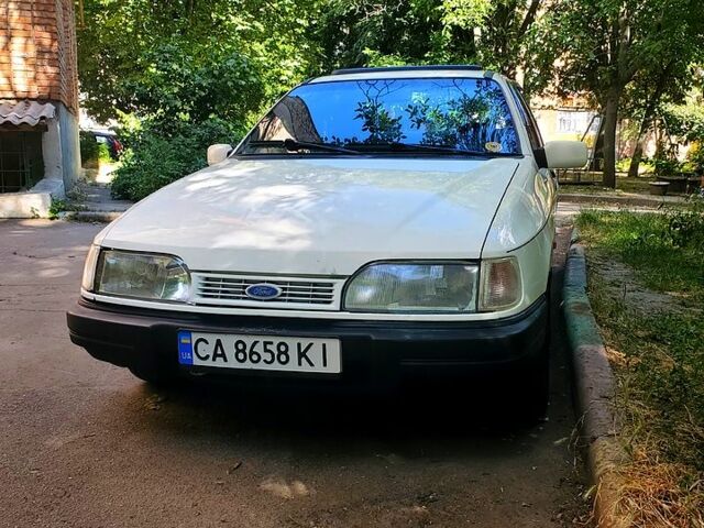 Белый Форд Фиеста, объемом двигателя 2 л и пробегом 350 тыс. км за 1400 $, фото 1 на Automoto.ua