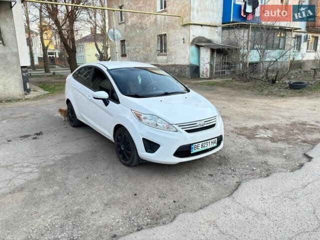 Белый Форд Фиеста, объемом двигателя 1.6 л и пробегом 320 тыс. км за 6100 $, фото 1 на Automoto.ua