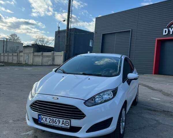 Белый Форд Фиеста, объемом двигателя 1.6 л и пробегом 108 тыс. км за 7999 $, фото 1 на Automoto.ua