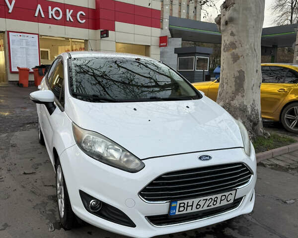 Белый Форд Фиеста, объемом двигателя 1.6 л и пробегом 123 тыс. км за 7400 $, фото 1 на Automoto.ua