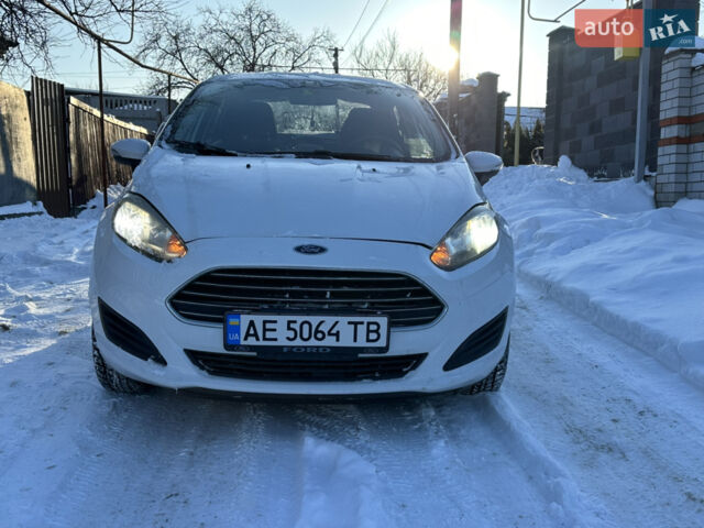 Белый Форд Фиеста, объемом двигателя 1.6 л и пробегом 124 тыс. км за 7200 $, фото 1 на Automoto.ua