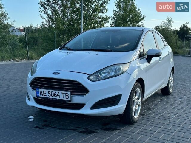 Білий Форд Фієста, об'ємом двигуна 1.6 л та пробігом 124 тис. км за 7200 $, фото 1 на Automoto.ua