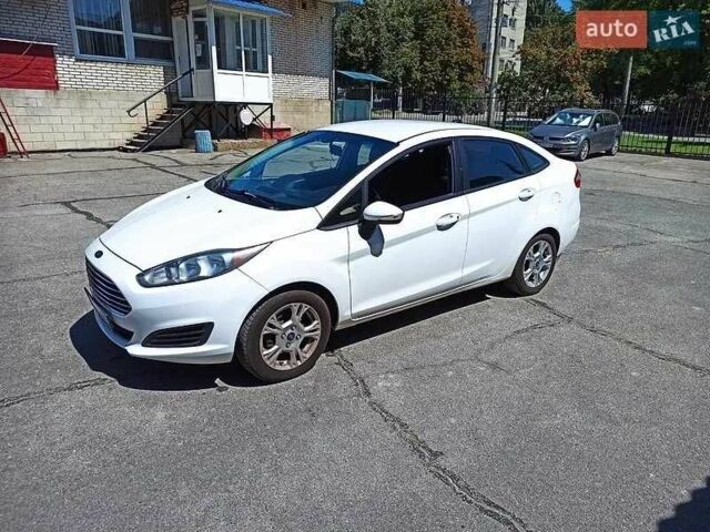 Білий Форд Фієста, об'ємом двигуна 1.6 л та пробігом 209 тис. км за 6307 $, фото 1 на Automoto.ua