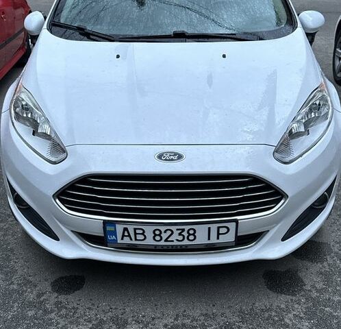 Белый Форд Фиеста, объемом двигателя 1.6 л и пробегом 130 тыс. км за 9000 $, фото 1 на Automoto.ua