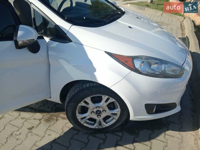 Білий Форд Фієста, об'ємом двигуна 1.6 л та пробігом 160 тис. км за 7000 $, фото 1 на Automoto.ua