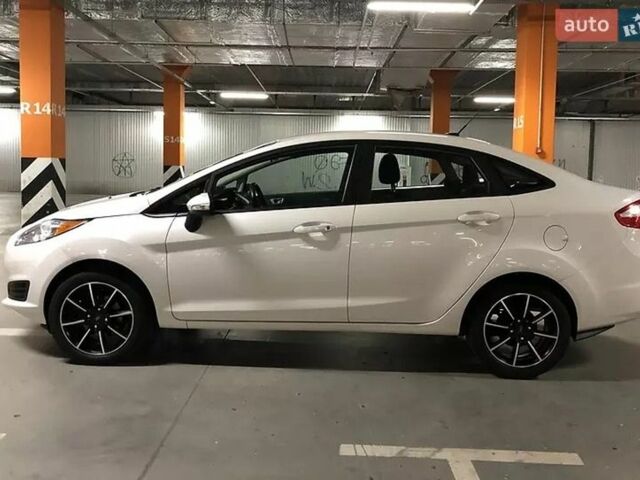 Білий Форд Фієста, об'ємом двигуна 1.6 л та пробігом 45 тис. км за 9000 $, фото 1 на Automoto.ua