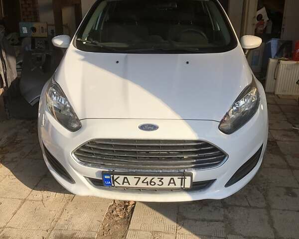 Белый Форд Фиеста, объемом двигателя 1.6 л и пробегом 48 тыс. км за 7999 $, фото 1 на Automoto.ua