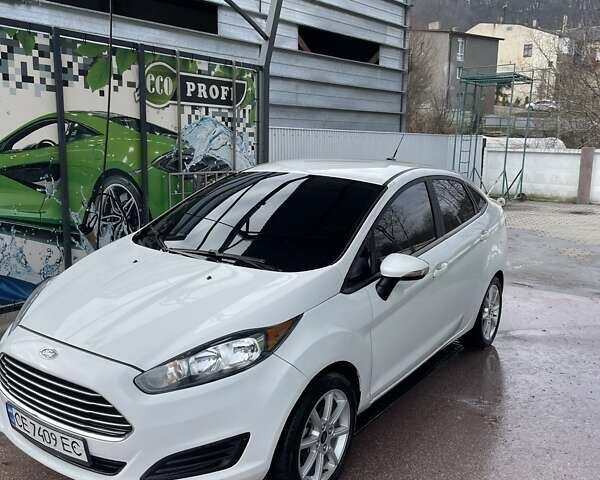Білий Форд Фієста, об'ємом двигуна 1.6 л та пробігом 130 тис. км за 8500 $, фото 1 на Automoto.ua