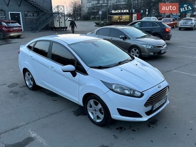 Белый Форд Фиеста, объемом двигателя 1.6 л и пробегом 113 тыс. км за 7200 $, фото 1 на Automoto.ua