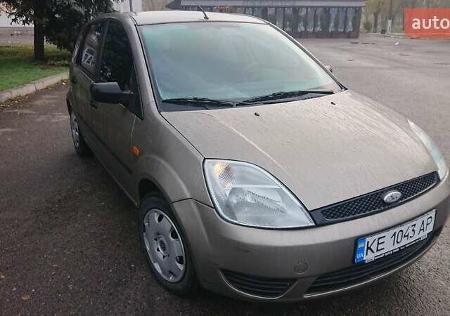 Бежевый Форд Фиеста, объемом двигателя 1.3 л и пробегом 153 тыс. км за 2700 $, фото 1 на Automoto.ua