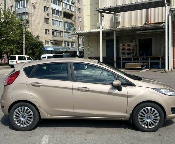 Форд Фиеста 2016 в Полтаве на Automoto.ua Бежевый Форд Фиеста, объемом двигателя 1 л и пробегом 96 тыс. км за 9800 $, фото 1 на Automoto.ua