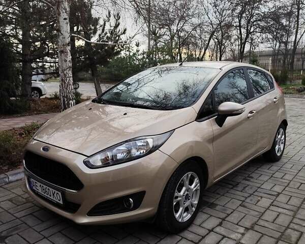 Бежевий Форд Фієста, об'ємом двигуна 1 л та пробігом 74 тис. км за 10399 $, фото 1 на Automoto.ua
