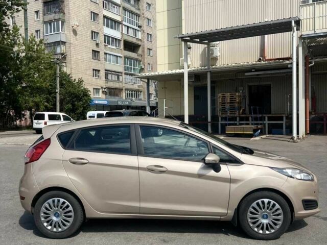 Бежевый Форд Фиеста, объемом двигателя 1 л и пробегом 97 тыс. км за 8700 $, фото 1 на Automoto.ua