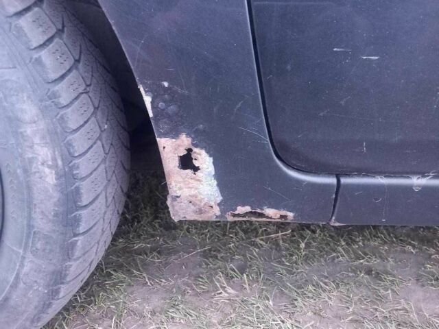 Черный Форд Фиеста, объемом двигателя 1.3 л и пробегом 280 тыс. км за 2500 $, фото 1 на Automoto.ua