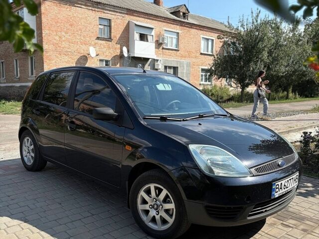Черный Форд Фиеста, объемом двигателя 1.3 л и пробегом 340 тыс. км за 3700 $, фото 1 на Automoto.ua
