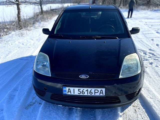 Черный Форд Фиеста, объемом двигателя 1.3 л и пробегом 195 тыс. км за 3450 $, фото 1 на Automoto.ua