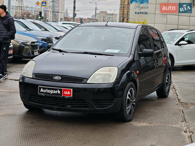 Черный Форд Фиеста, объемом двигателя 1.3 л и пробегом 167 тыс. км за 3790 $, фото 1 на Automoto.ua