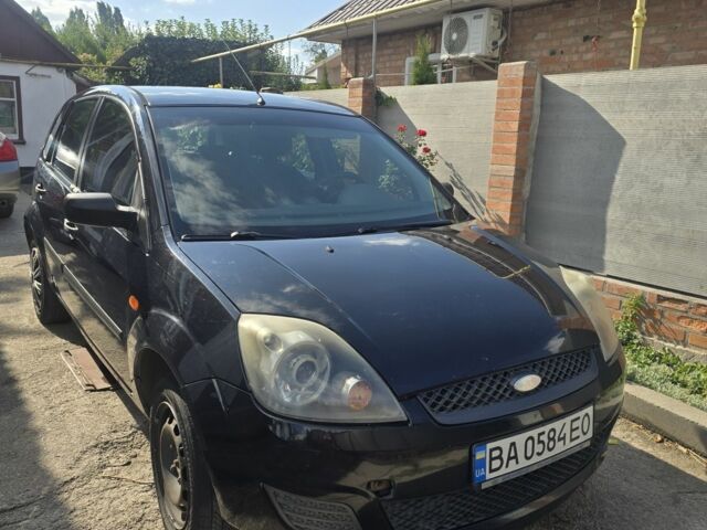 Черный Форд Фиеста, объемом двигателя 1.4 л и пробегом 290 тыс. км за 3700 $, фото 1 на Automoto.ua