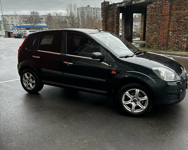 Чорний Форд Фієста, об'ємом двигуна 1.39 л та пробігом 184 тис. км за 3800 $, фото 1 на Automoto.ua