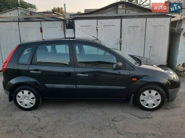Форд Фиеста 2006 в Киеве на Automoto.ua Черный Форд Фиеста, объемом двигателя 1.25 л и пробегом 279 тыс. км за 3500 $, фото 1 на Automoto.ua