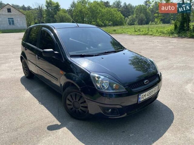 Черный Форд Фиеста, объемом двигателя 1.4 л и пробегом 285 тыс. км за 2800 $, фото 1 на Automoto.ua