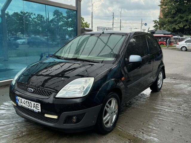 Черный Форд Фиеста, объемом двигателя 1.4 л и пробегом 405 тыс. км за 3300 $, фото 1 на Automoto.ua