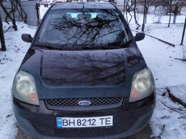 Черный Форд Фиеста, объемом двигателя 1.3 л и пробегом 140 тыс. км за 3500 $, фото 1 на Automoto.ua