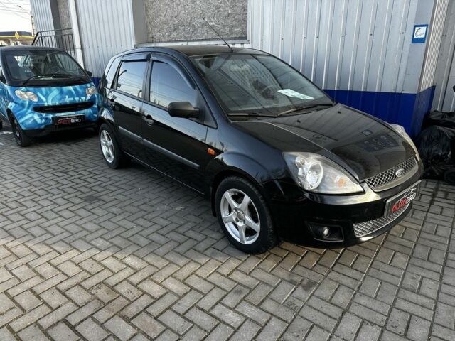 Черный Форд Фиеста, объемом двигателя 1.3 л и пробегом 180 тыс. км за 4900 $, фото 1 на Automoto.ua