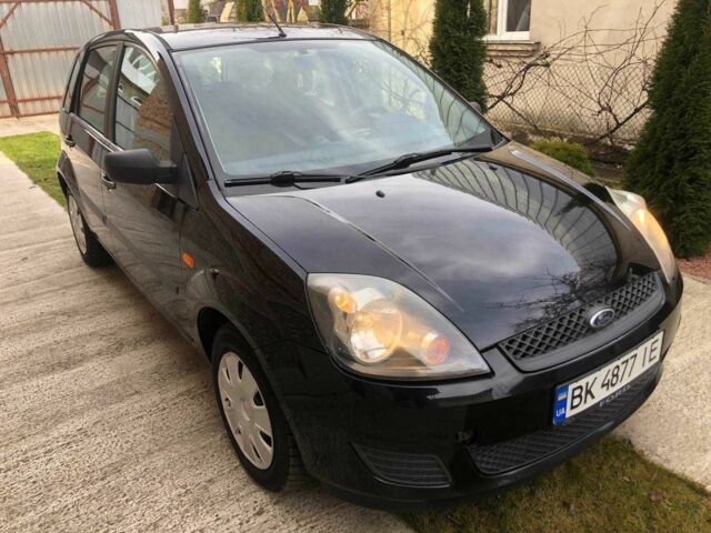 Черный Форд Фиеста, объемом двигателя 1.4 л и пробегом 234 тыс. км за 4400 $, фото 1 на Automoto.ua