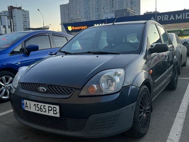 Черный Форд Фиеста, объемом двигателя 1.2 л и пробегом 400 тыс. км за 3100 $, фото 1 на Automoto.ua