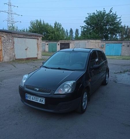 Черный Форд Фиеста, объемом двигателя 1.25 л и пробегом 325 тыс. км за 3900 $, фото 1 на Automoto.ua