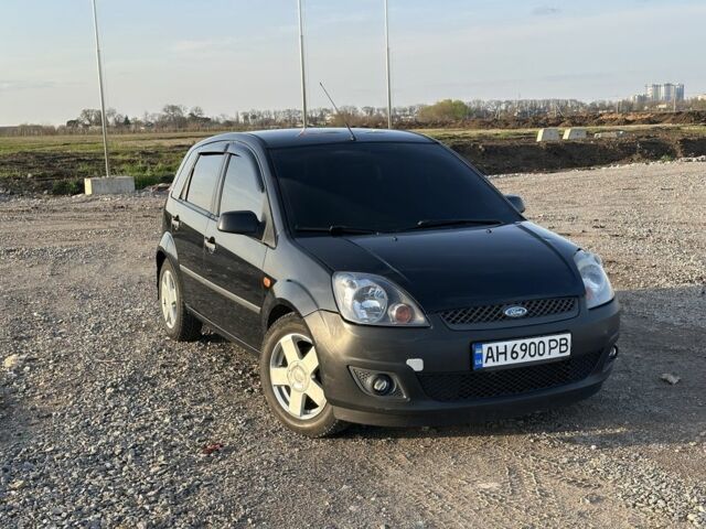 Чорний Форд Фієста, об'ємом двигуна 1.4 л та пробігом 150 тис. км за 3800 $, фото 1 на Automoto.ua