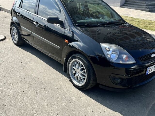 Черный Форд Фиеста, объемом двигателя 1.4 л и пробегом 273 тыс. км за 4000 $, фото 1 на Automoto.ua