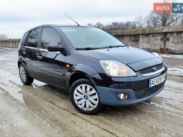 Чорний Форд Фієста, об'ємом двигуна 1.4 л та пробігом 171 тис. км за 3900 $, фото 1 на Automoto.ua
