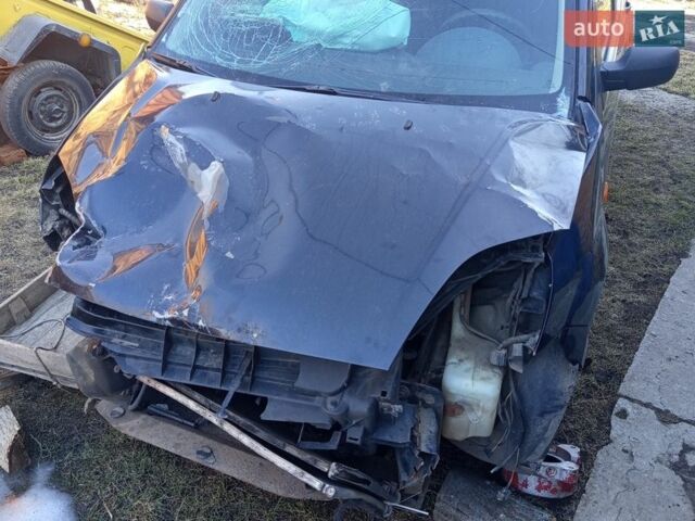 Черный Форд Фиеста, объемом двигателя 1.39 л и пробегом 300 тыс. км за 1700 $, фото 1 на Automoto.ua