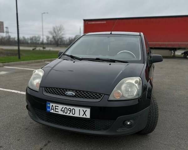 Чорний Форд Фієста, об'ємом двигуна 1.4 л та пробігом 260 тис. км за 3600 $, фото 1 на Automoto.ua