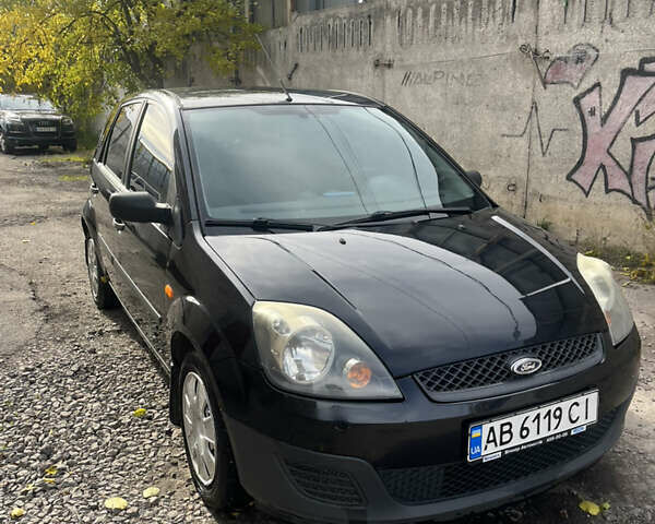Черный Форд Фиеста, объемом двигателя 1.24 л и пробегом 159 тыс. км за 5500 $, фото 1 на Automoto.ua