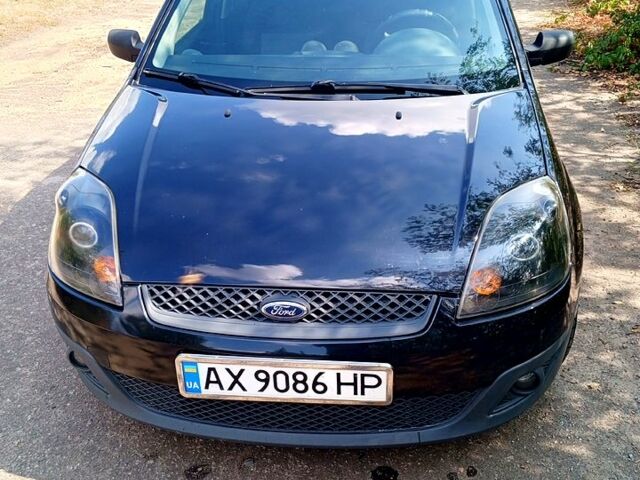 Черный Форд Фиеста, объемом двигателя 1.4 л и пробегом 154 тыс. км за 5100 $, фото 1 на Automoto.ua