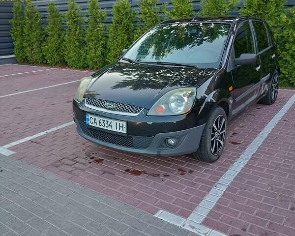 Черный Форд Фиеста, объемом двигателя 1.4 л и пробегом 300 тыс. км за 2800 $, фото 1 на Automoto.ua