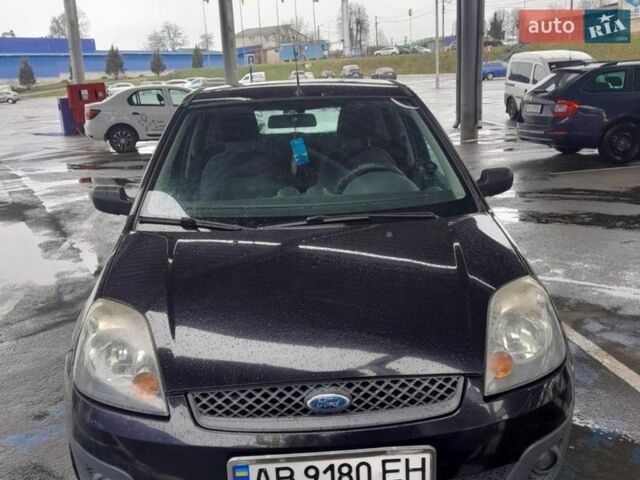 Черный Форд Фиеста, объемом двигателя 1.4 л и пробегом 170 тыс. км за 3600 $, фото 1 на Automoto.ua